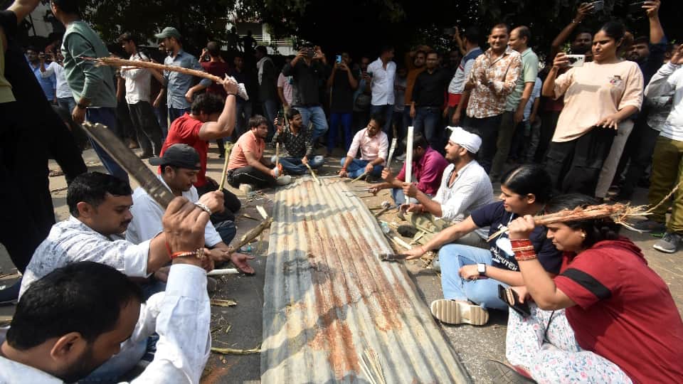 Prayagraj news UPPSC aspirants protest enters its third day demanding one day, one shift exams