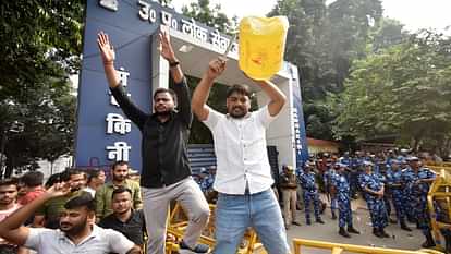 Prayagraj news UPPSC aspirants protest enters its third day demanding one day, one shift exams