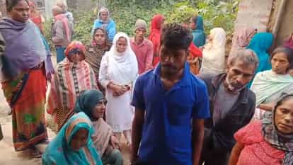 A vehicle trampled a woman in Chadrai Kharauli Marg in Raebareli.