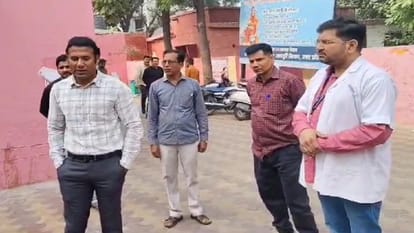Shamli: DM reached CHC and said - Sir, get my sister's ultrasound done... got this answer