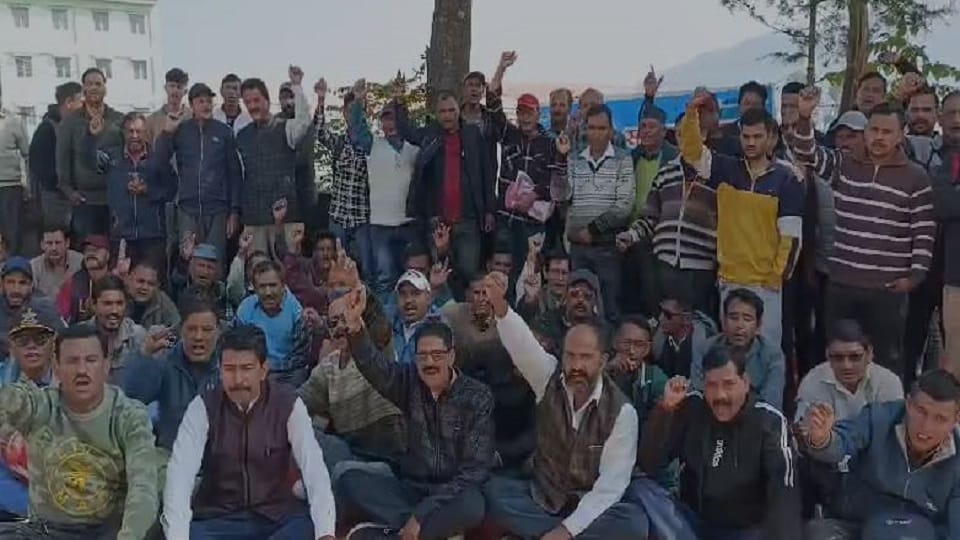 Cheap food vendors protested against administration and supply department demanding payment in pithoragarh