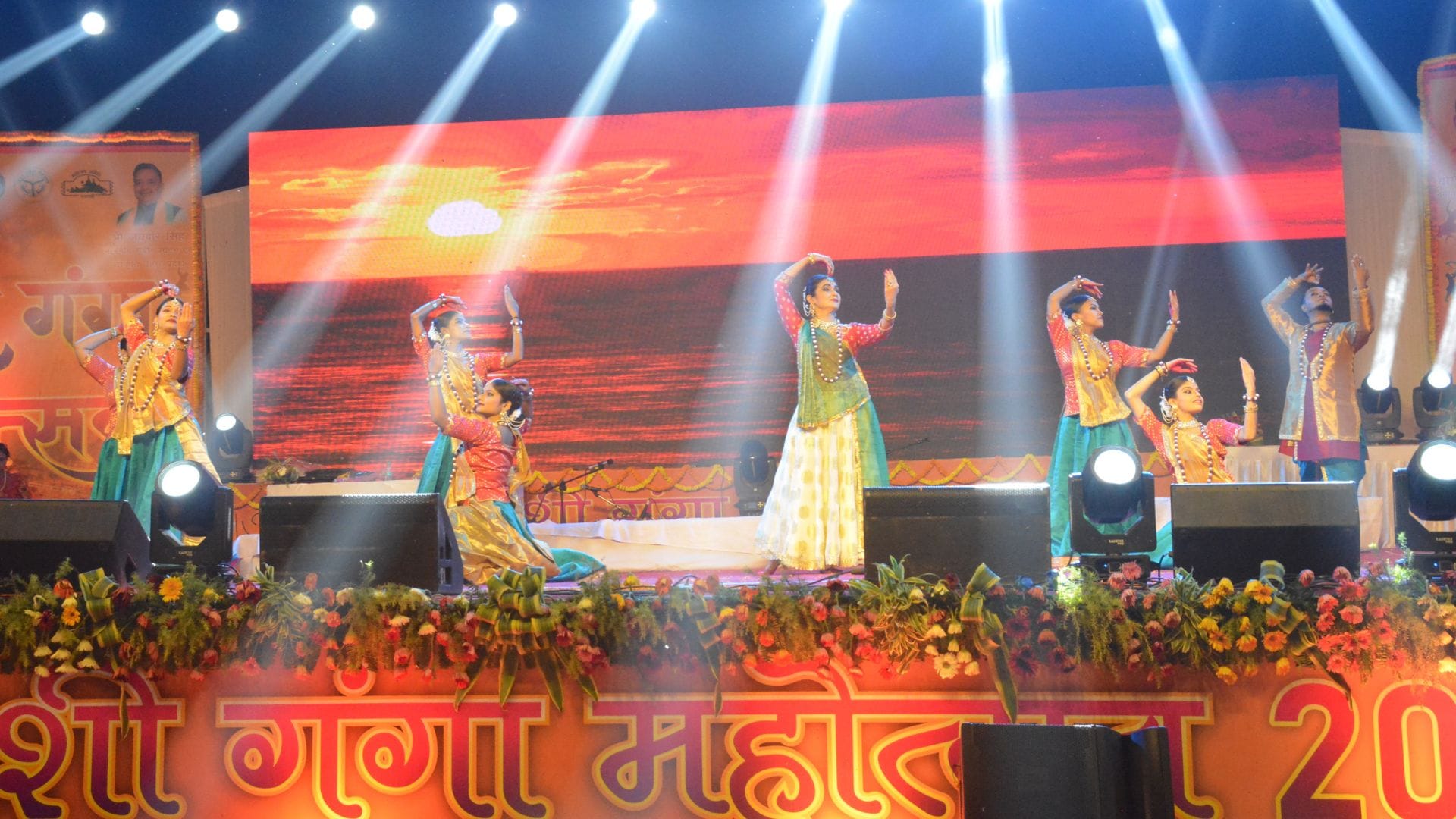 PHOTO Yasmin performed Shiv Vandana Kathak and Himanshi with Kuchipudi Kashi Ganga Mahotsav begins