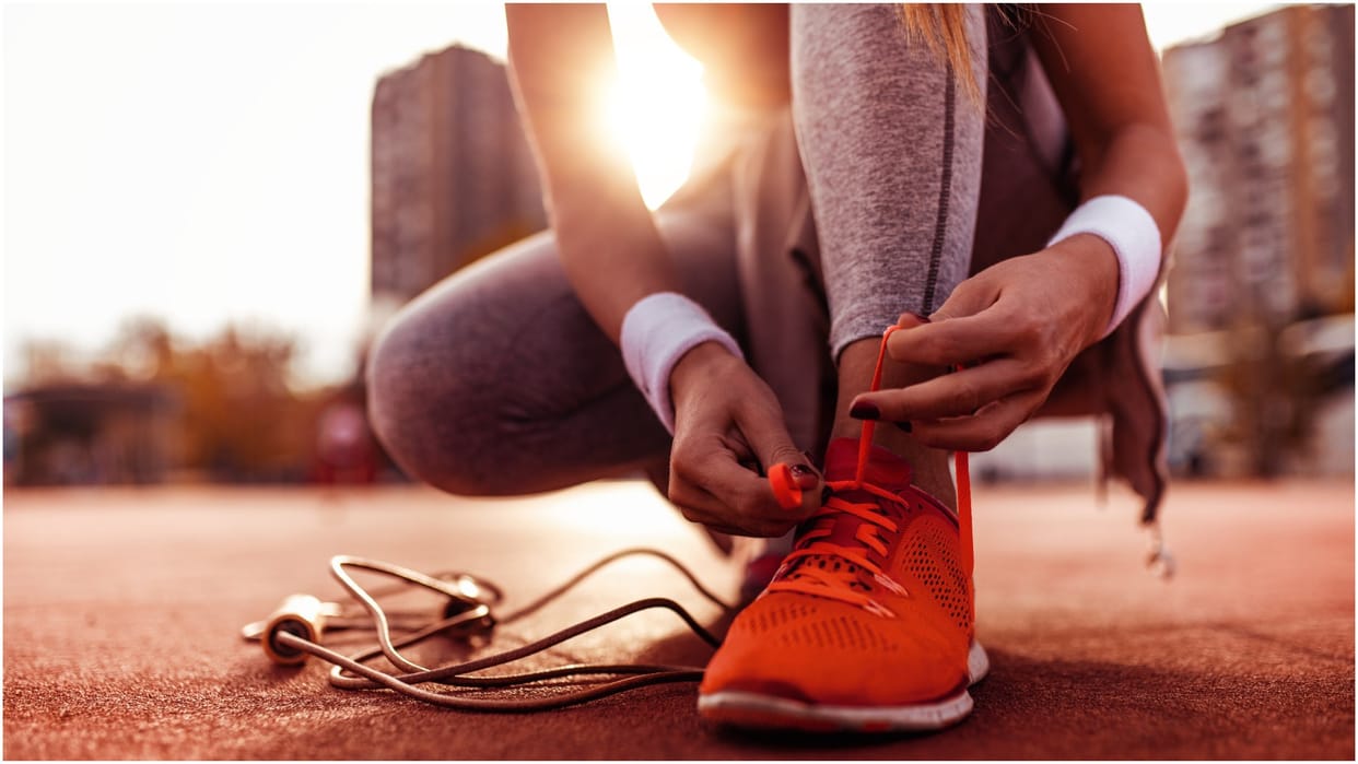 How Many Steps Walk in A Day weight loss fitness Tips ek din me kitne kadam chalna chahiye disprj