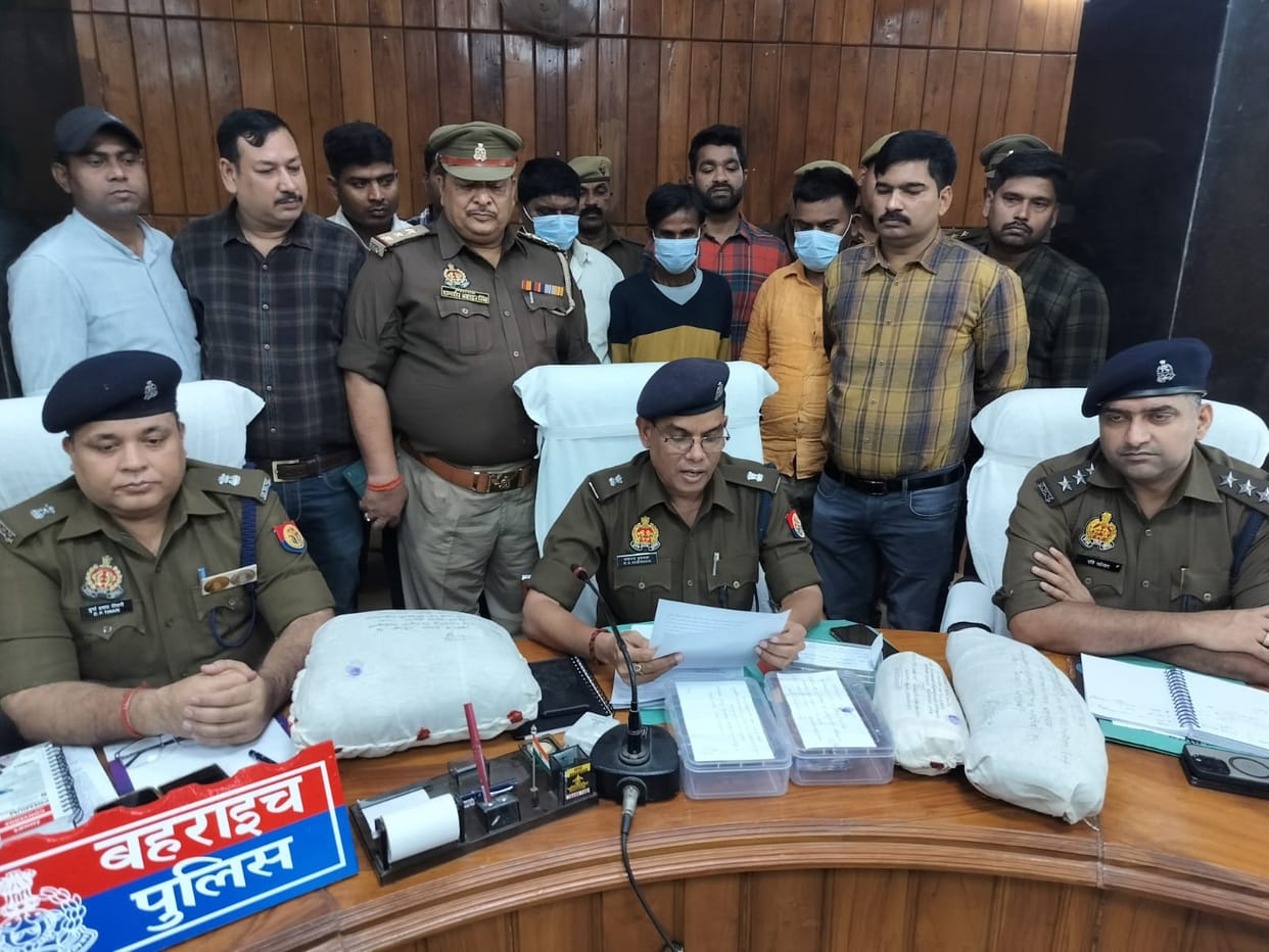 Three arrested with smack worth one crore in Bahraich.