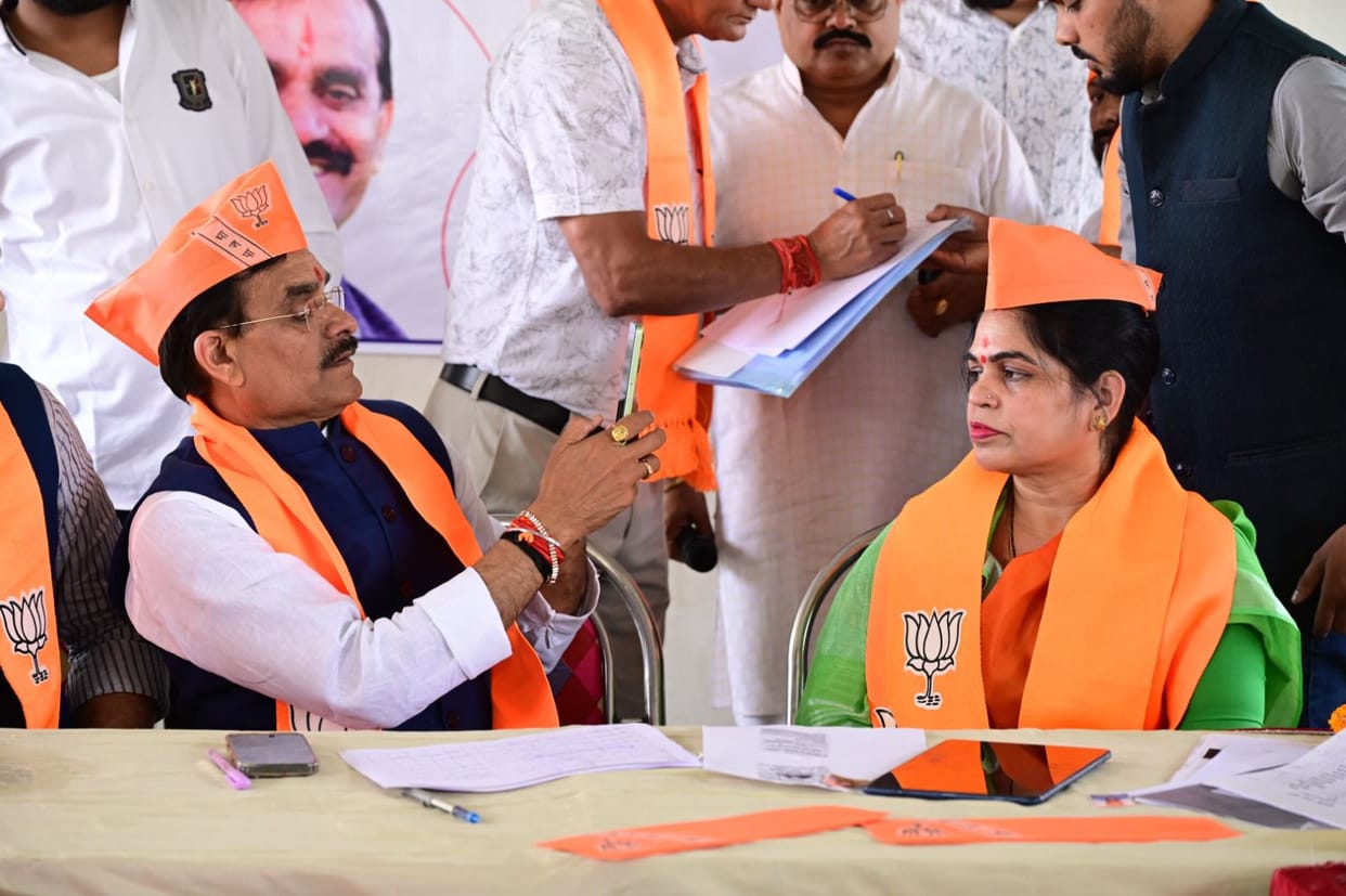 MP News: BJP organization begins preparations for elections, woman becomes president of MP's first booth, comm