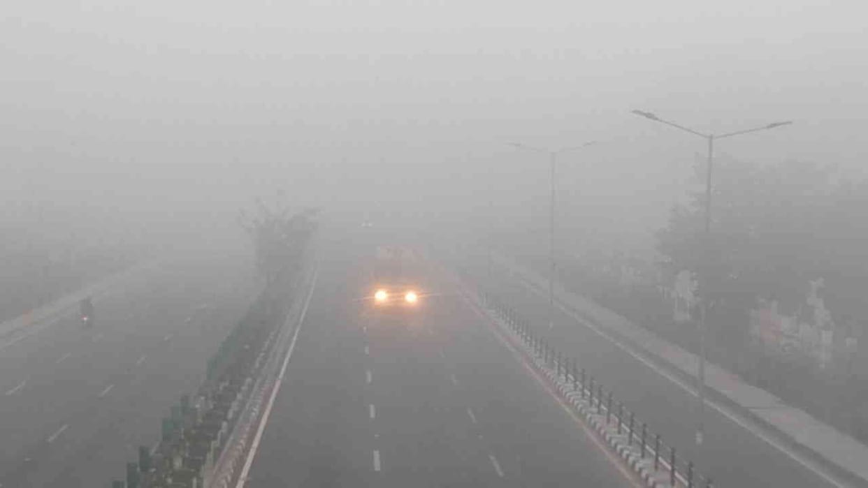 Lucknow air quality deteriorates after Diwali experts advise wearing mask before leaving home