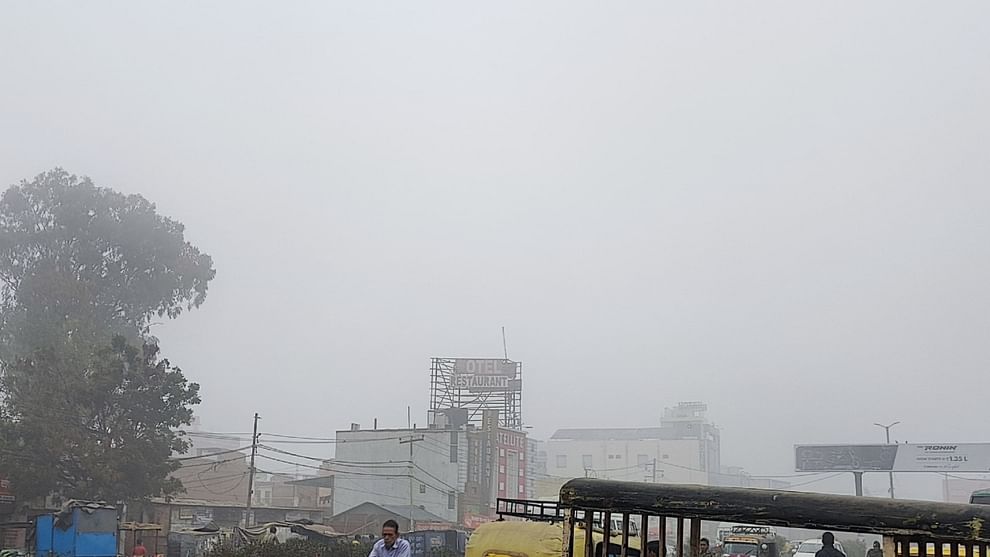 indigo flight landed in Lucknow instead of Bareilly due to dense fog