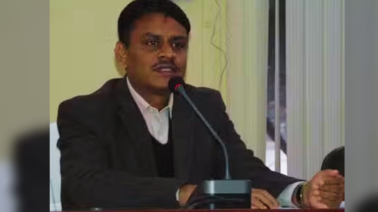 Varanasi DM S Rajalingam will be promoted and made commissioner