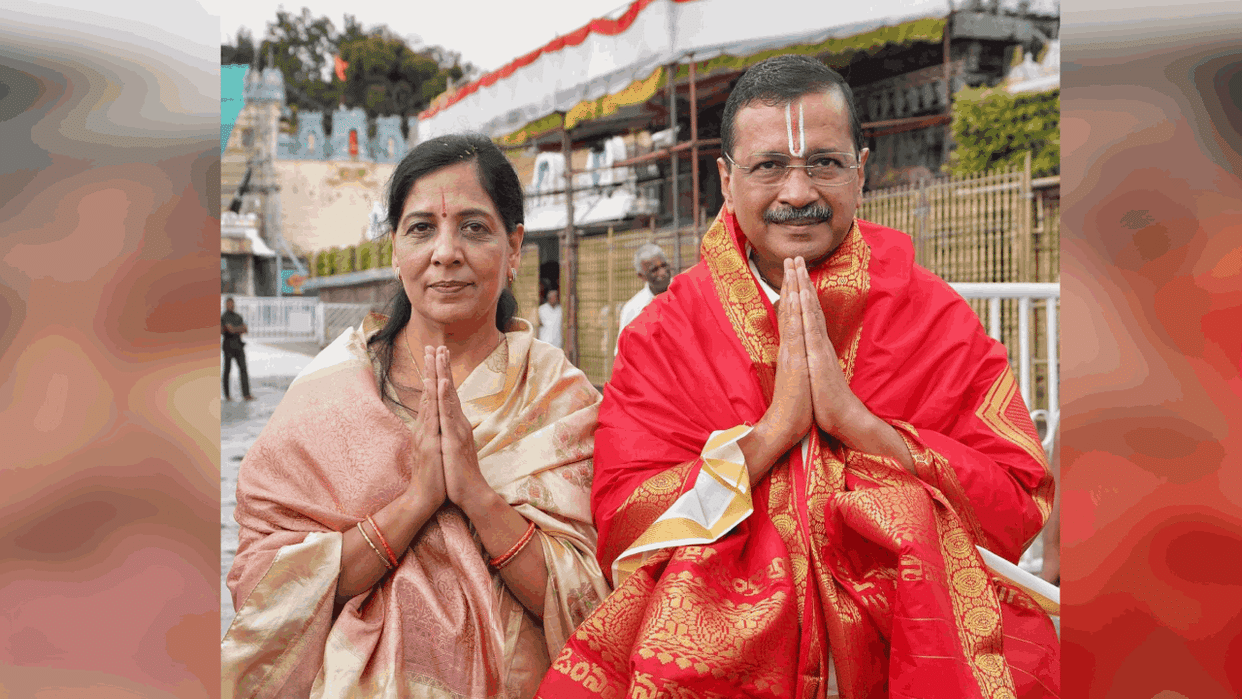 Kejriwal and his wife Sunita visited Tirupati Balaji temple On wedding anniversary