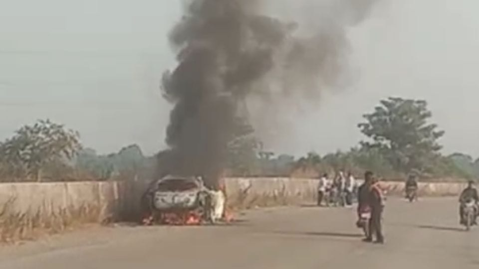Fire broke out in a moving car in Korba