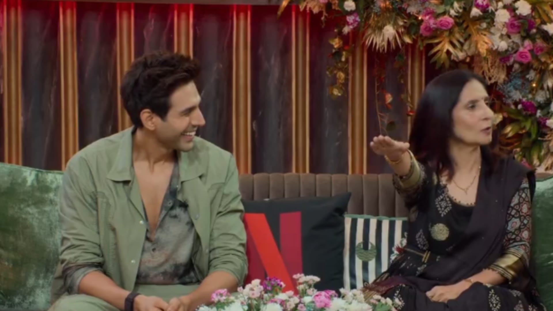Bhool Bhulaiyaa 3 Actor Kartik Aaryan Mother Share He Accidentally Set His Sister Hair On fire