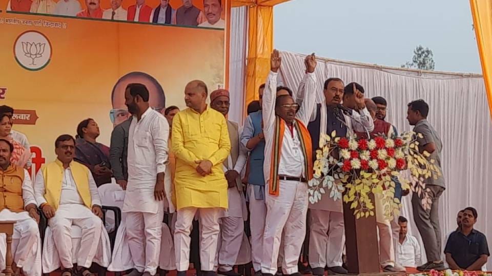 UP By-Election 2024: Deputy CM Keshav Maurya reached Katehari said MPs and MLAs should not be in one family