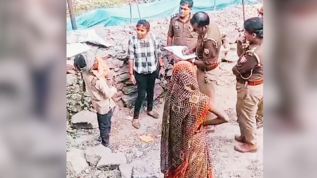 Four children living near Kashi railway station missing in varanasi three police teams engaged in search