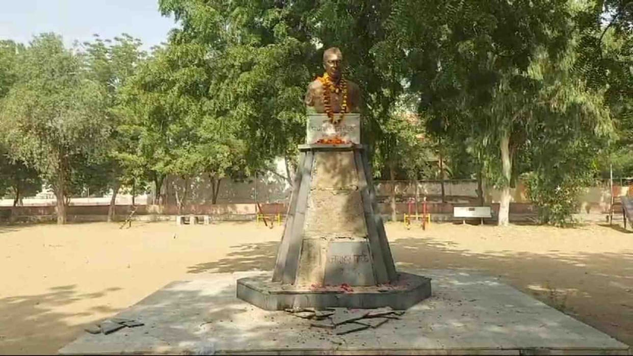 Bikaner News: Congress angry over vandalization of Pandit Nehru's statue