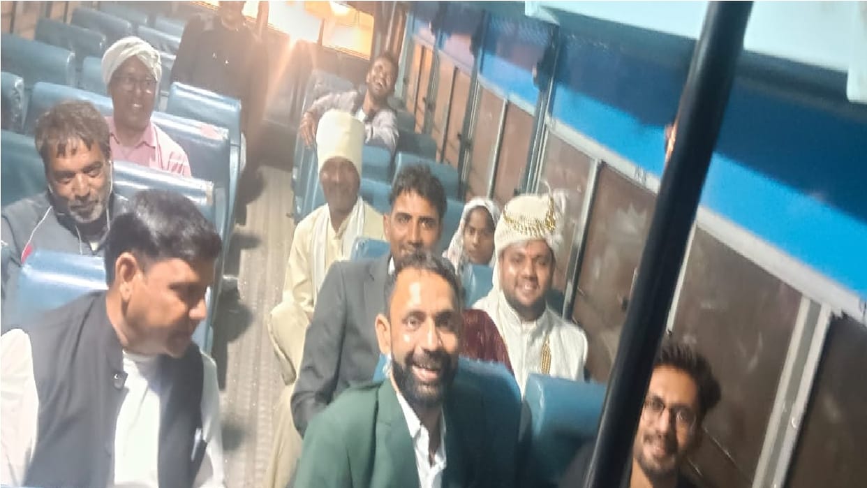 The groom reached Jind from Kaithal along with the baraatis by boarding a Haryana Roadways bus