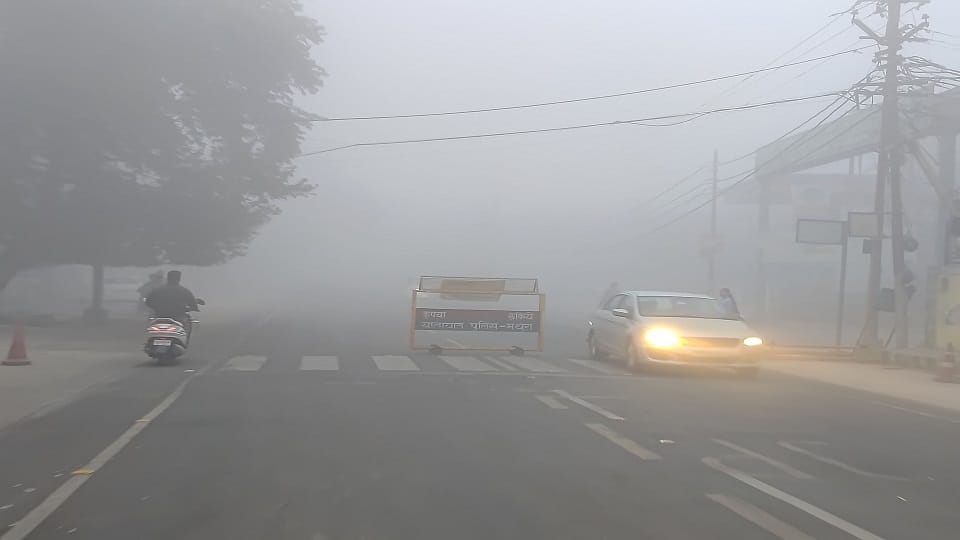 Pink winter knocks in Kanha city, fluctuations in AQI
