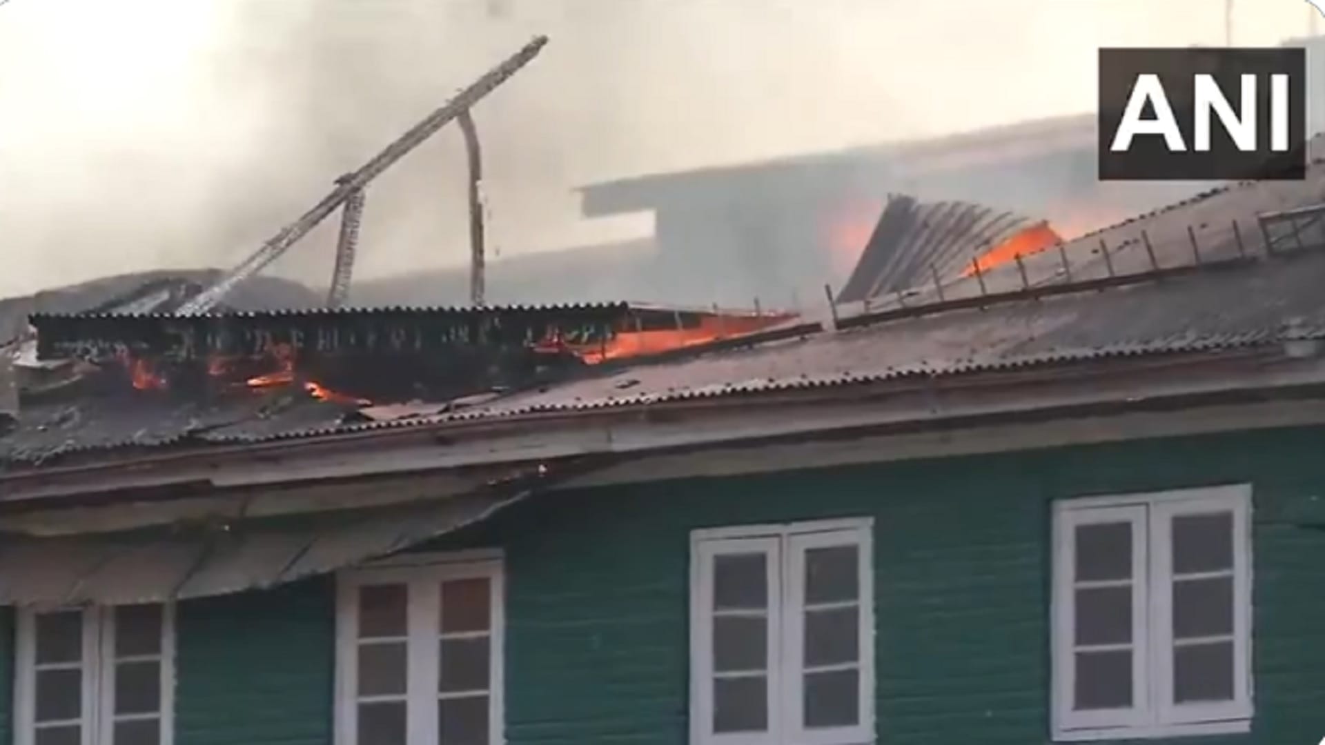 Srinagar Fire broke out in Muslim Public school in Kursoo Rajbagh Srinagar