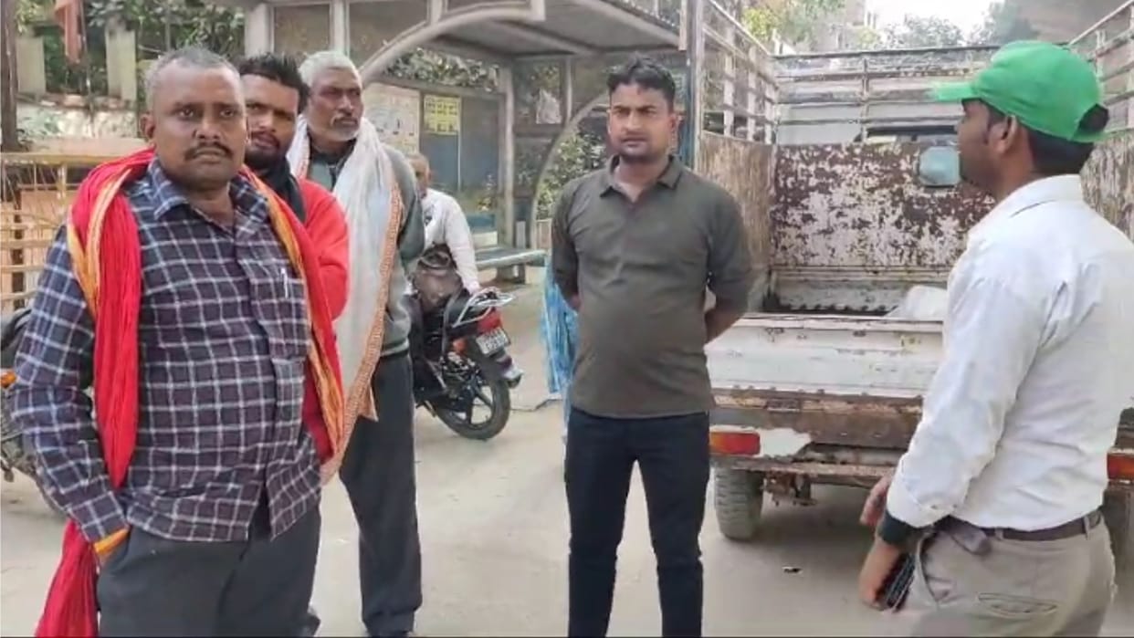 One brother died and other injured in collision between truck and bike on Varanasi-Prayagraj highway