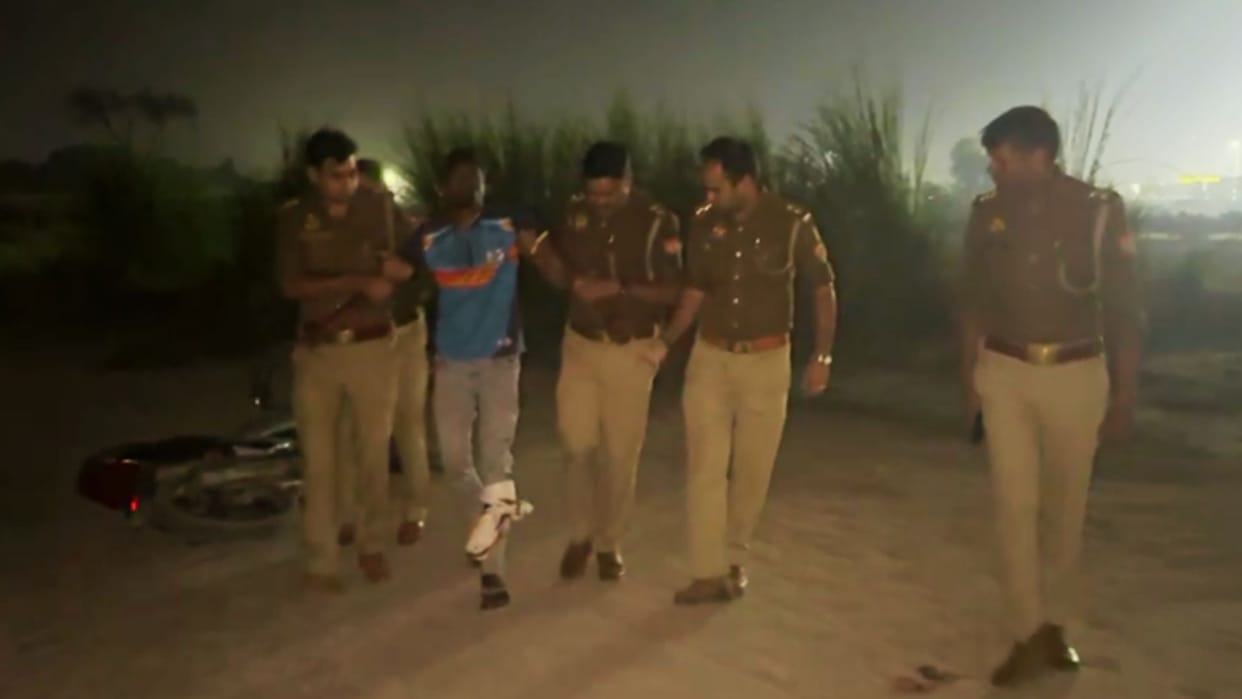 Varanasi police arrested robber in encounter