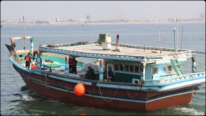 700 kg drugs seized, 8 Iranians caught in anti-narcotics operation along Gujarat coast