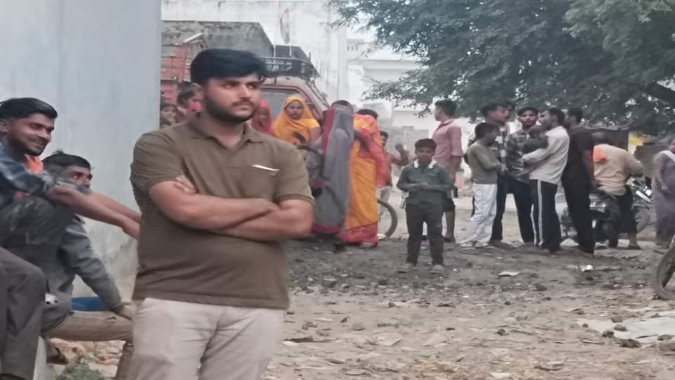 massive fire broke out in cardboard factory people frightened by explosions in cylinders female workers burnt