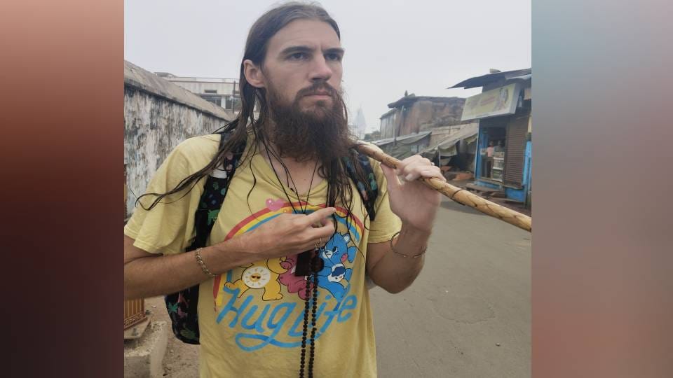 Clay of America is immersed in color of Ram and said I am getting spiritual peace by worshiping Ram