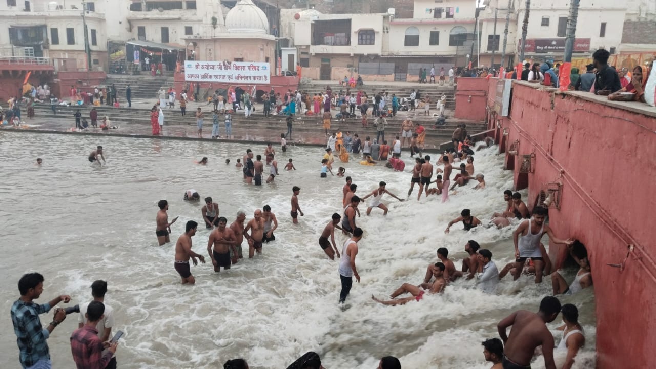 UP: People take bath in rivers on kartik Purnima.