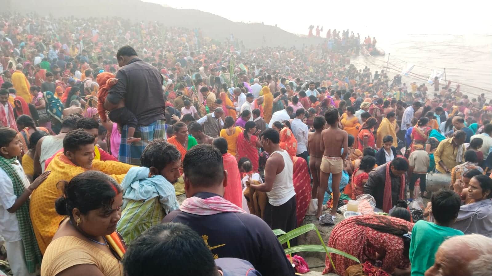 Bihar: Crowd gathered on Ganga Ghats of Bihar on Kartik Purnima, Patna, Hajipur, Simaria, Buxar, Manihari.