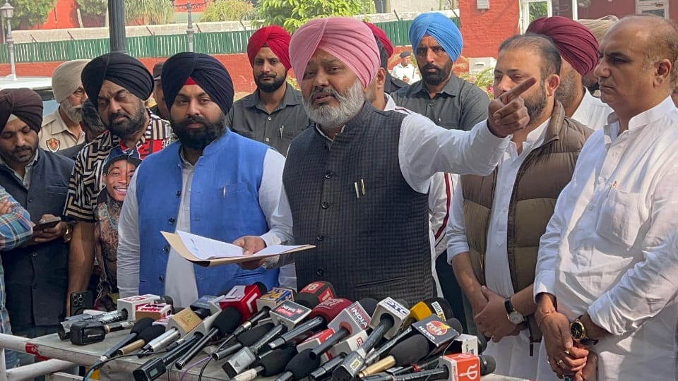 Punjab ministers Harpal Singh Cheema and Harjot Bains reached to meet Governor