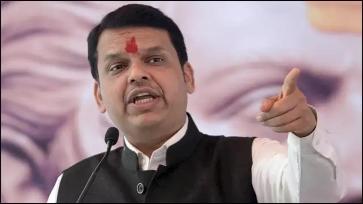BJP leader Fadnavis reached RSS headquarters after voting ended, met RSS chief Mohan Bhagwat