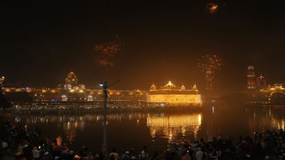 Guru Nanak Jayanti celebration in Golden temple Amritsar photos gallery