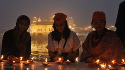 Guru Nanak Jayanti celebration in Golden temple Amritsar photos gallery