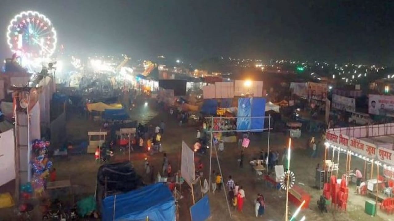 devotees took bath in Ganga at Kakoda Mela Budaun on Kartik Purnima