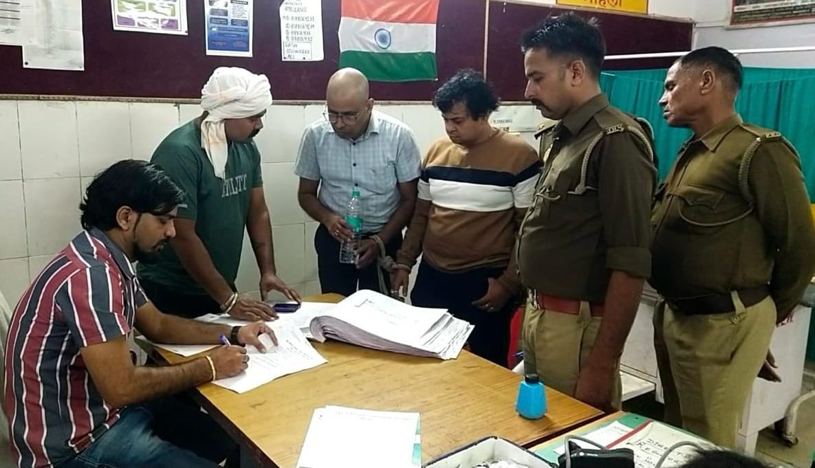 Etawah Mass Murder Case of murder of woman and three children two brothers of accused Mukesh arrested