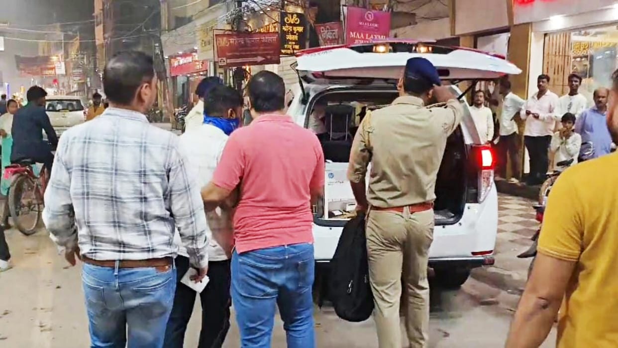 Muzaffarpur News: DRI raids in gold smuggling case in Swaran Mandi, one businessman detained
