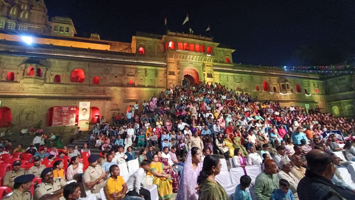 Nimar Utsav: Goddess Ahilya Ghat shines with attractive decorations, sound of Nimar Utsav echoed