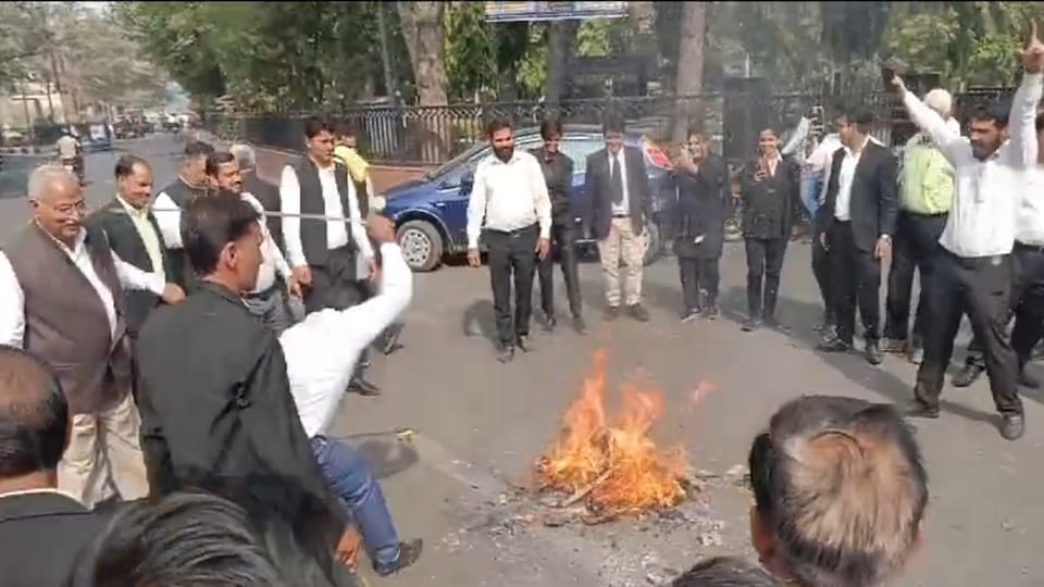 Advocates demonstrated on Ghaziabad case