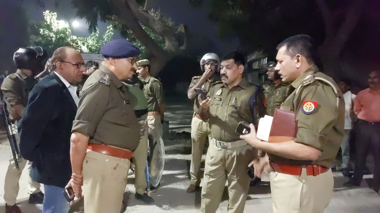Big uproar after bike collision police jeep pelted with stones CO and Kotwal injured