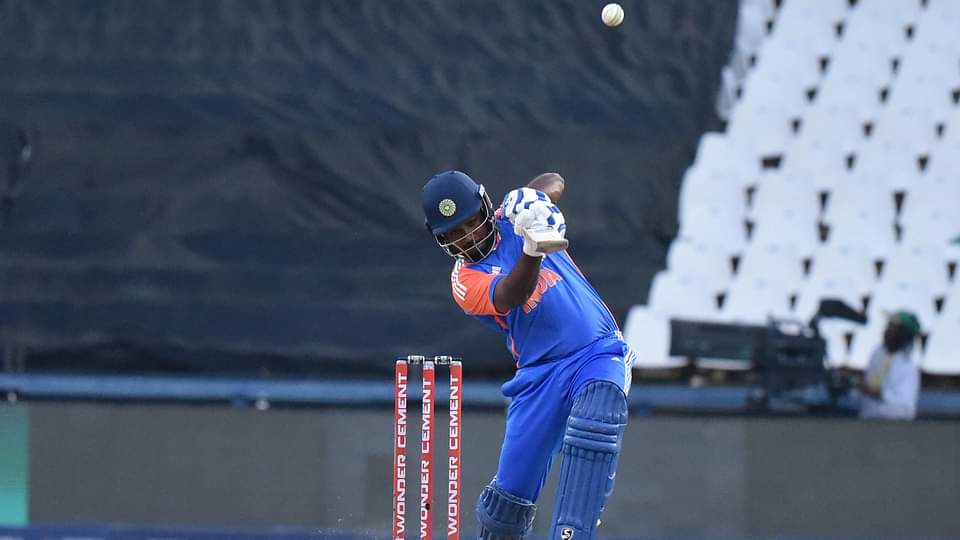 IND vs ENG: चौथे मैच में भी विफल रहे संजू सैमसन, भारत के विरुद्ध ऐसा करने वाले पहले गेंदबाज बने साकिब महमूद IND vs ENG 4th T20 2025 Sanju Samson Wicket Saqib Mahmood T20i Wicket against Team India Record