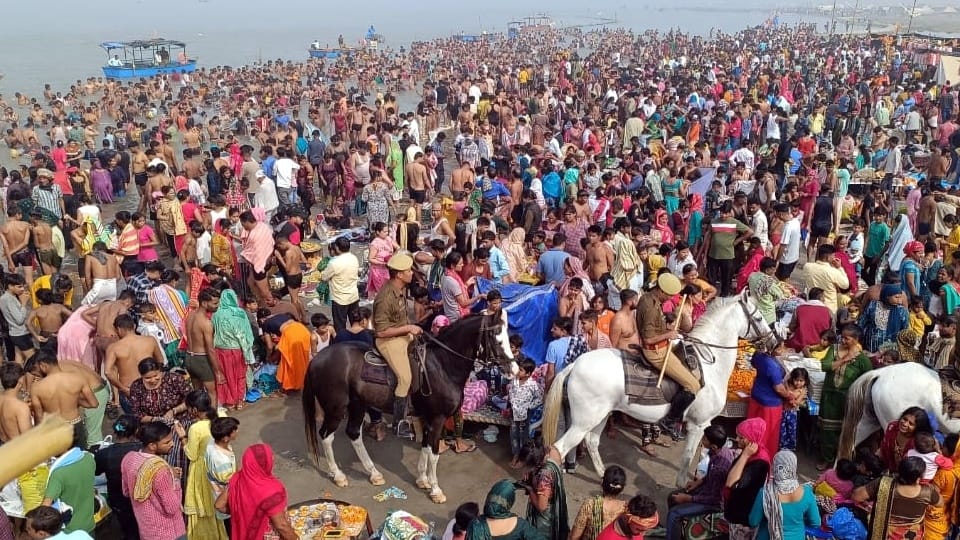 Tigri Mela: 25 lakh people took a dip in Tigri Ganga on Kartik Purnima, chanting Har Har Gange