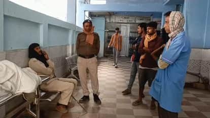 अस्पताल पहुंचे मृतक के परिजन और साथी होमगार्ड जवान