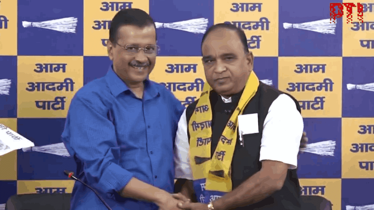 Delhi Election 2025 Former congress leader Veer Singh Dhingan joined AAP in Kejriwal presence