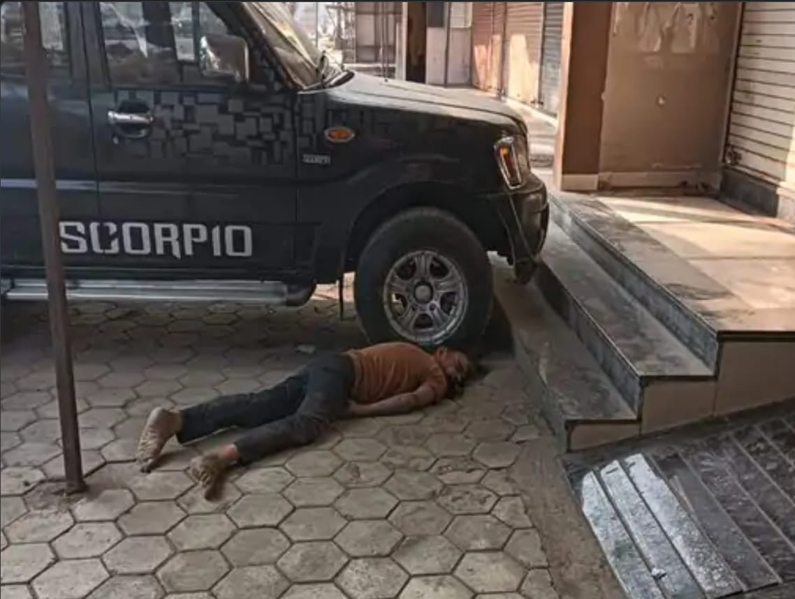 Indore: Dead body of a youth found near BJP MLA's house, there were injury marks on the body.