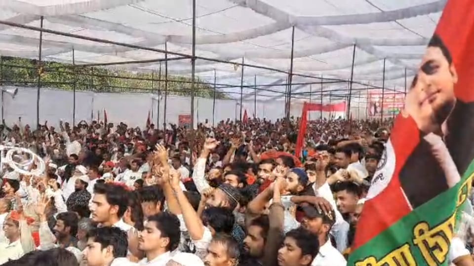 Meerapur By Election: SP jansabha in Kakaroli, Akhilesh helicopter could not take off from the airport