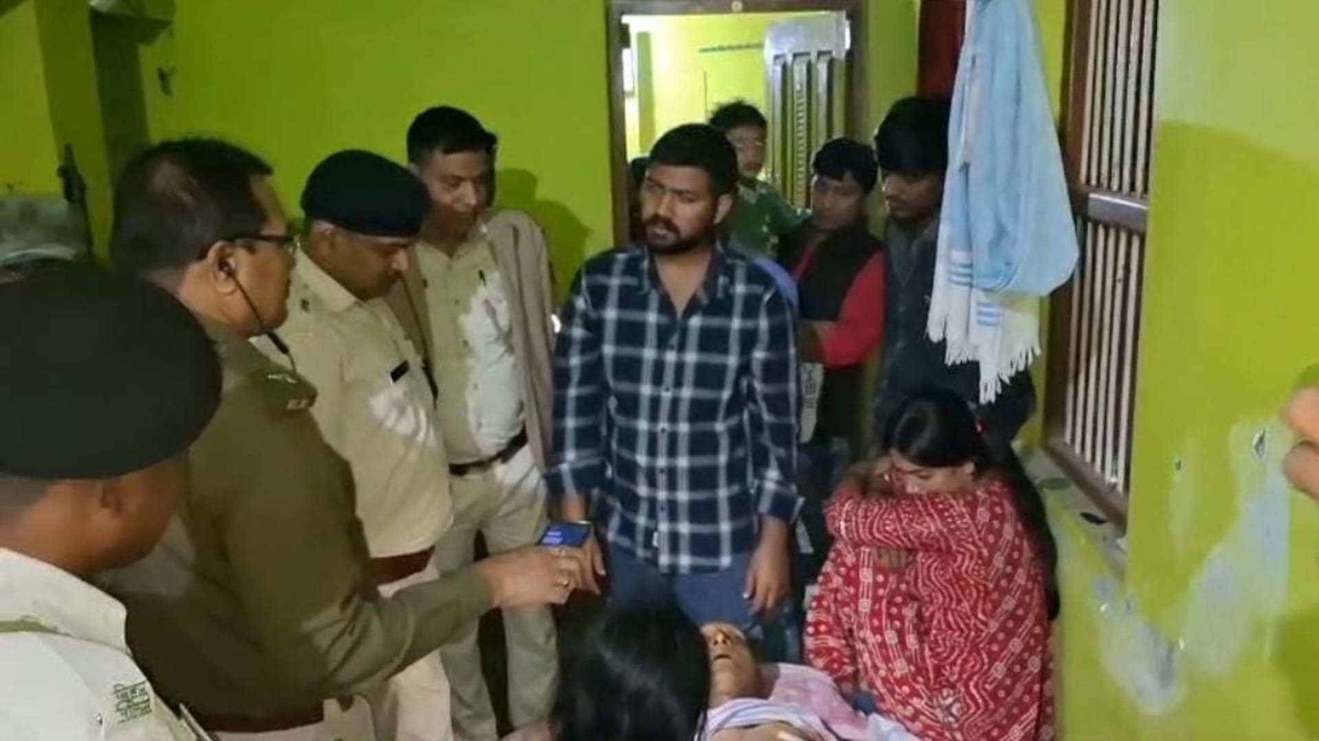 Bihar News : Grandson stabbed grandfather to death for not giving money to drink liquor in Vaishali Mahnar