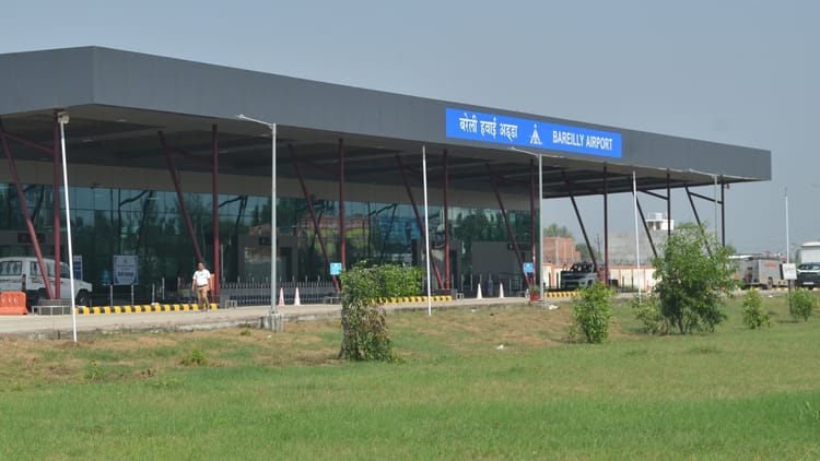 UP: बरेली से नवी मुंबई के लिए सीधी फ्लाइट, बंगलूरू की उड़ान में भी बदलाव; एयरपोर्ट पर मिलेगा फ्री वाई-फाई