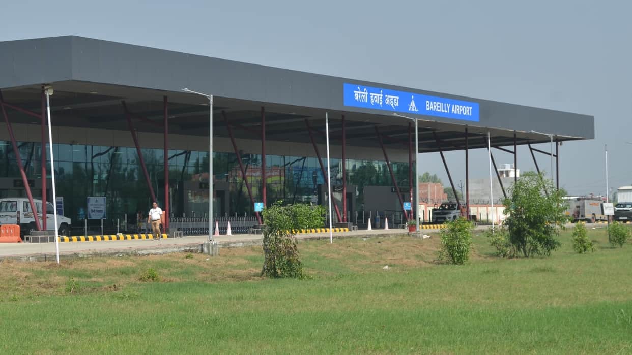 Bareilly-Jewar air service begins flights to Delhi begin today