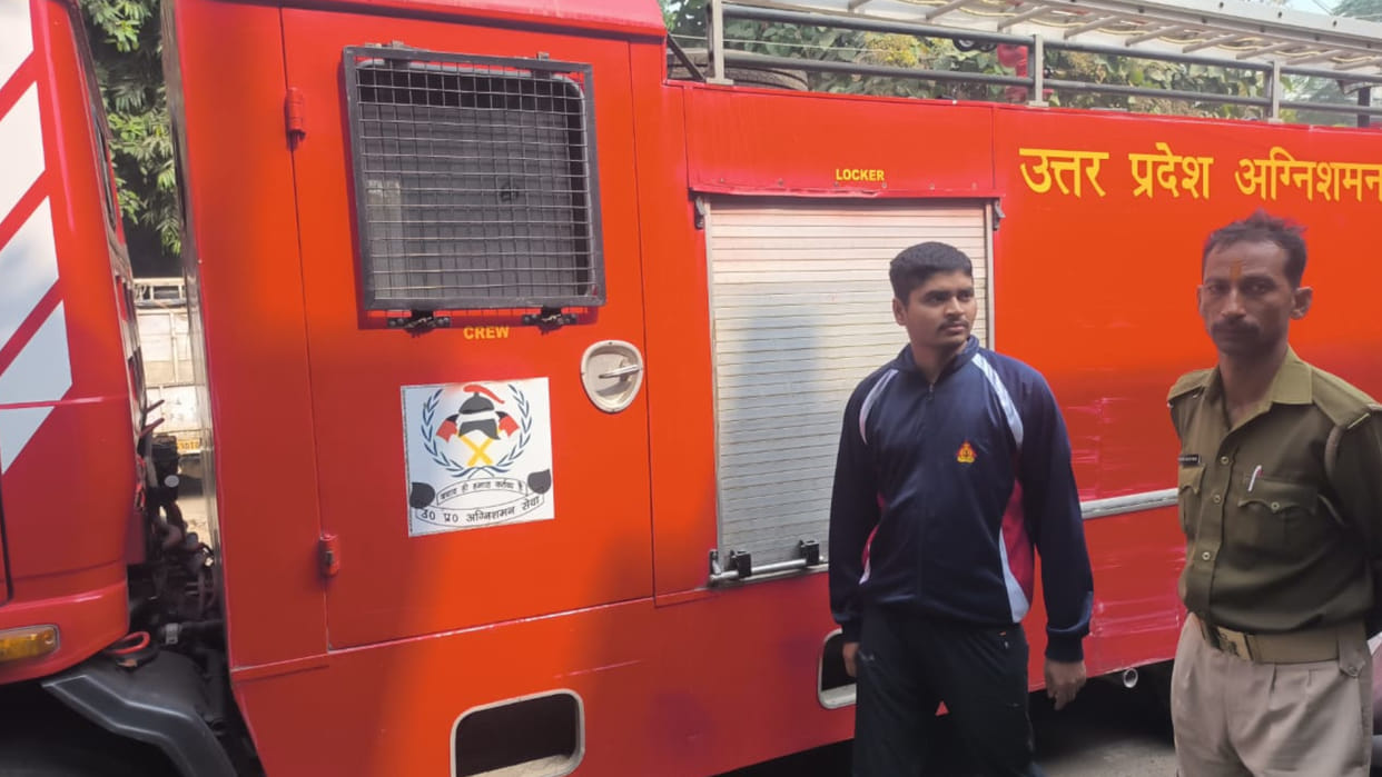 Fire broke out in a house in Padri Bazaar of Gorakhpur, loss worth lakhs of rupees
