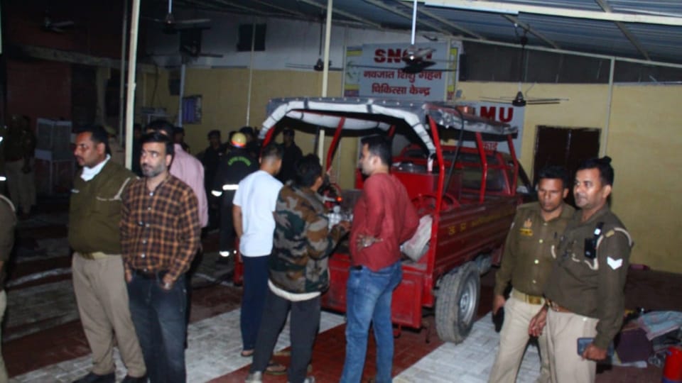 Jhansi Medical College Fire Relatives kept searching for their loved ones from pile of dead bodies