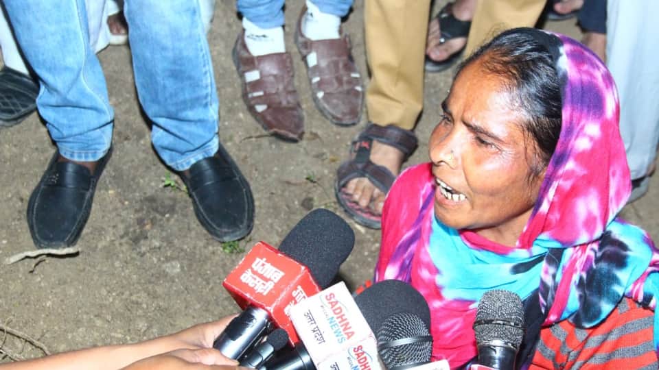 Jhansi Medical College Fire woman could not find her child After fire another newborn life saved